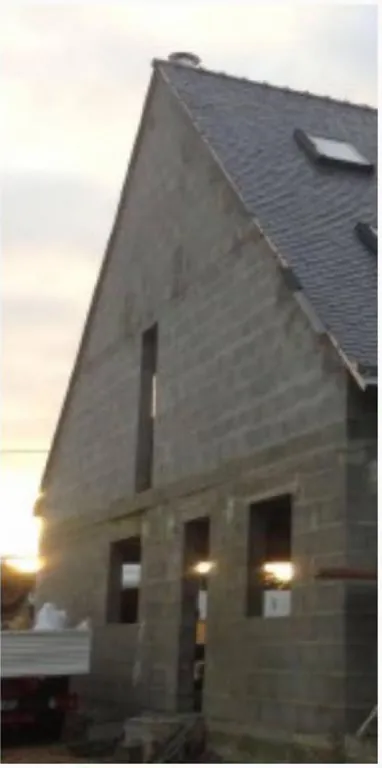 Enduit de façade sur maison en parpaing — avant travaux